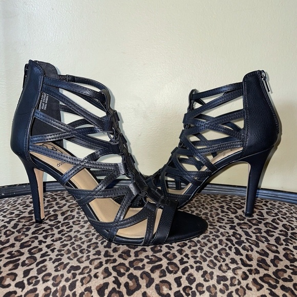 Daisy Fuentes Shoes - Daisy Fuentes Black Faux Leather Ankle Bootie Shoes “Farrah”  NEW NWOT